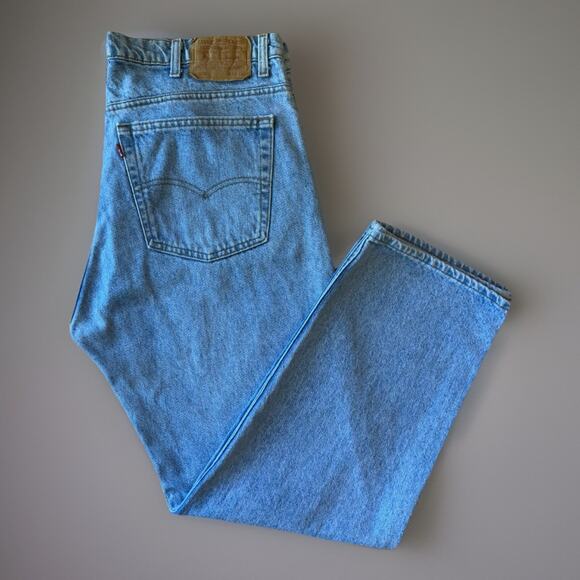 Vintage Levis 505 Jeans 38 Blue Light Wash Made In USA 80s Straight Leg Denim - Picture 1 of 10
